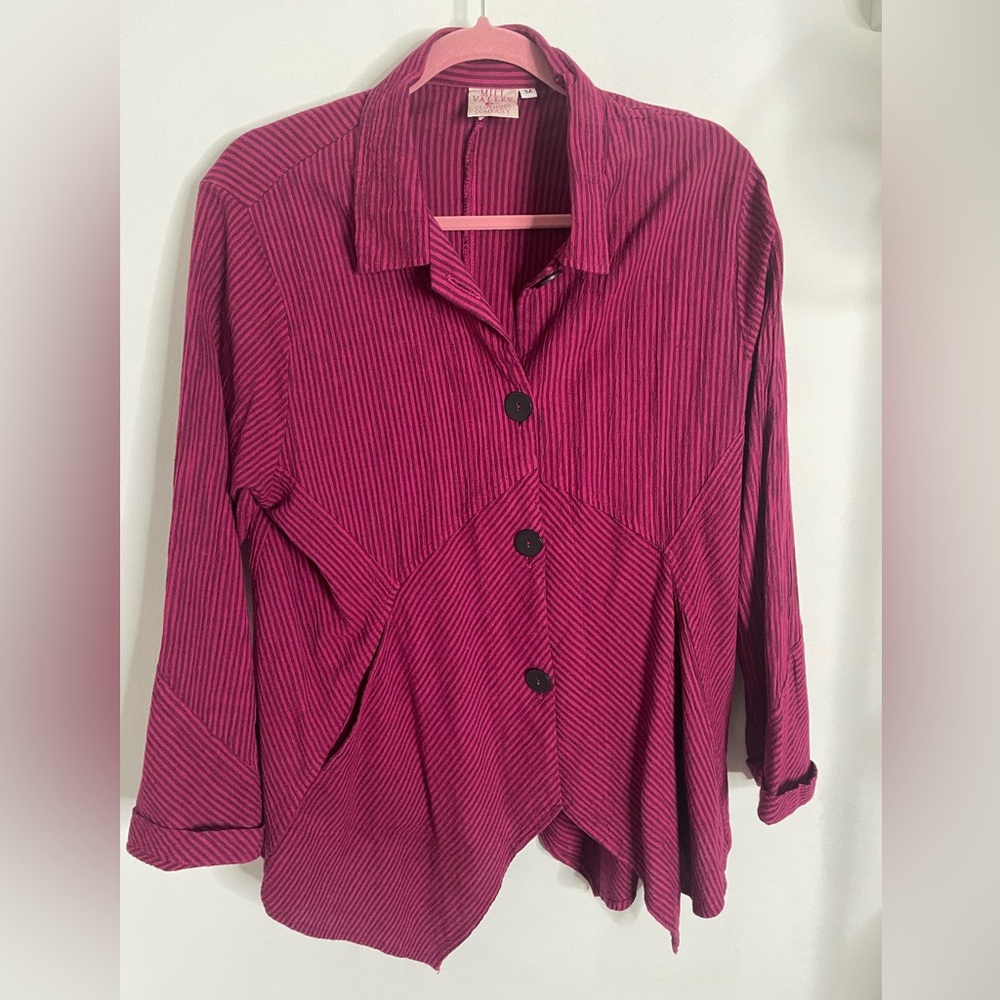 Mill Valley Chic Burgundy Thin Striped Button Down Shirt Asymmetrical Sz M